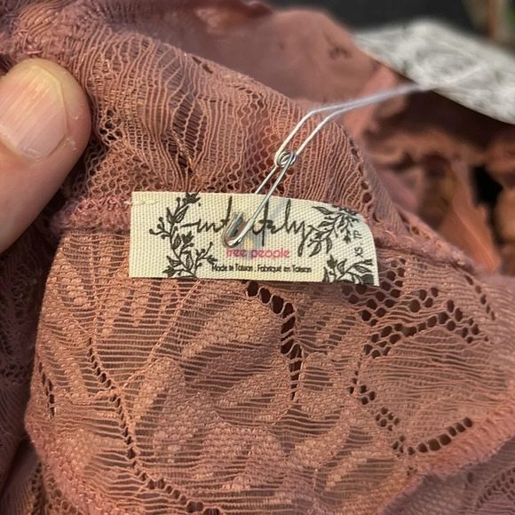 Free People Everyday Lace NWT women’s pink bodysuit size XS - Picture 11 of 11